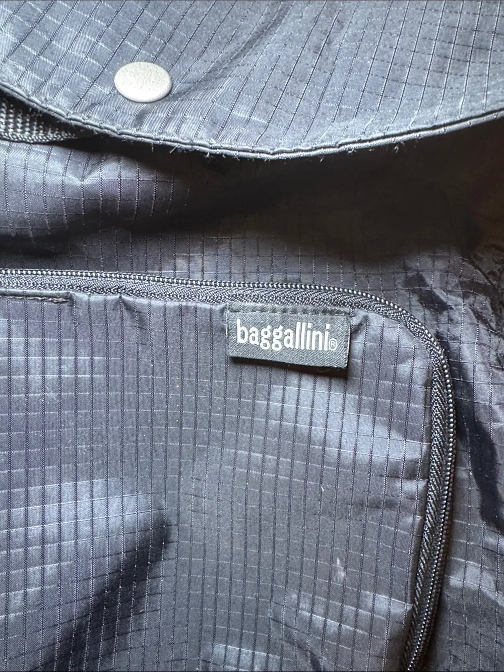 Baggallini Black Compact Everyday Backpack